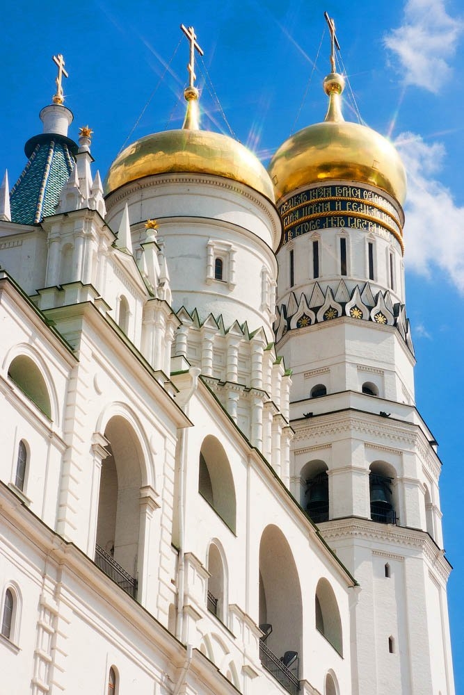 Какие церкви в кремле москвы. Соборы Кремля, колокольня Ивана Великого. Благовещенский собор 1484-1489 гг. Благовещенский собор Московского Кремля. Успенский собор Московского Кремля колокольня.